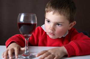 Признаки алкоголизма среди детей