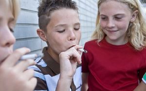Почему дети пьют и курят