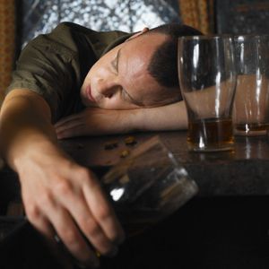 Алкоголизм в молодом возрасте у мужчин