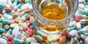 Совмещается ли алкоголь с лекарствами